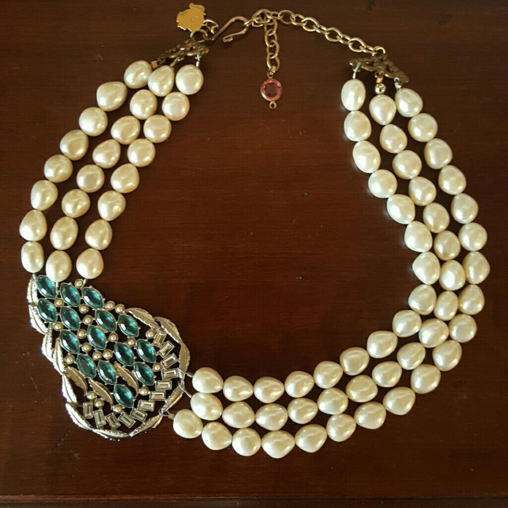 JoJo Loves You Pearl and Jewel Necklace